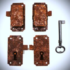 Serrure applique. rouillée 20mm